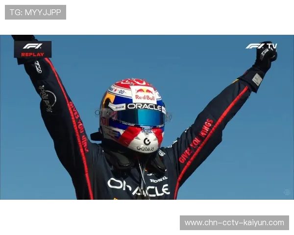 维斯塔潘独自坐在红牛车库,凝视着不再熟悉的赛车数据屏幕 维斯塔潘独自坐在红牛车库,凝视着不再熟悉的赛车数据屏幕